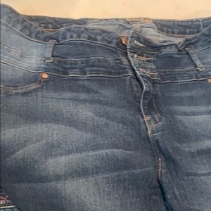 Reign jeans size18 pistol leg stretch give jeans